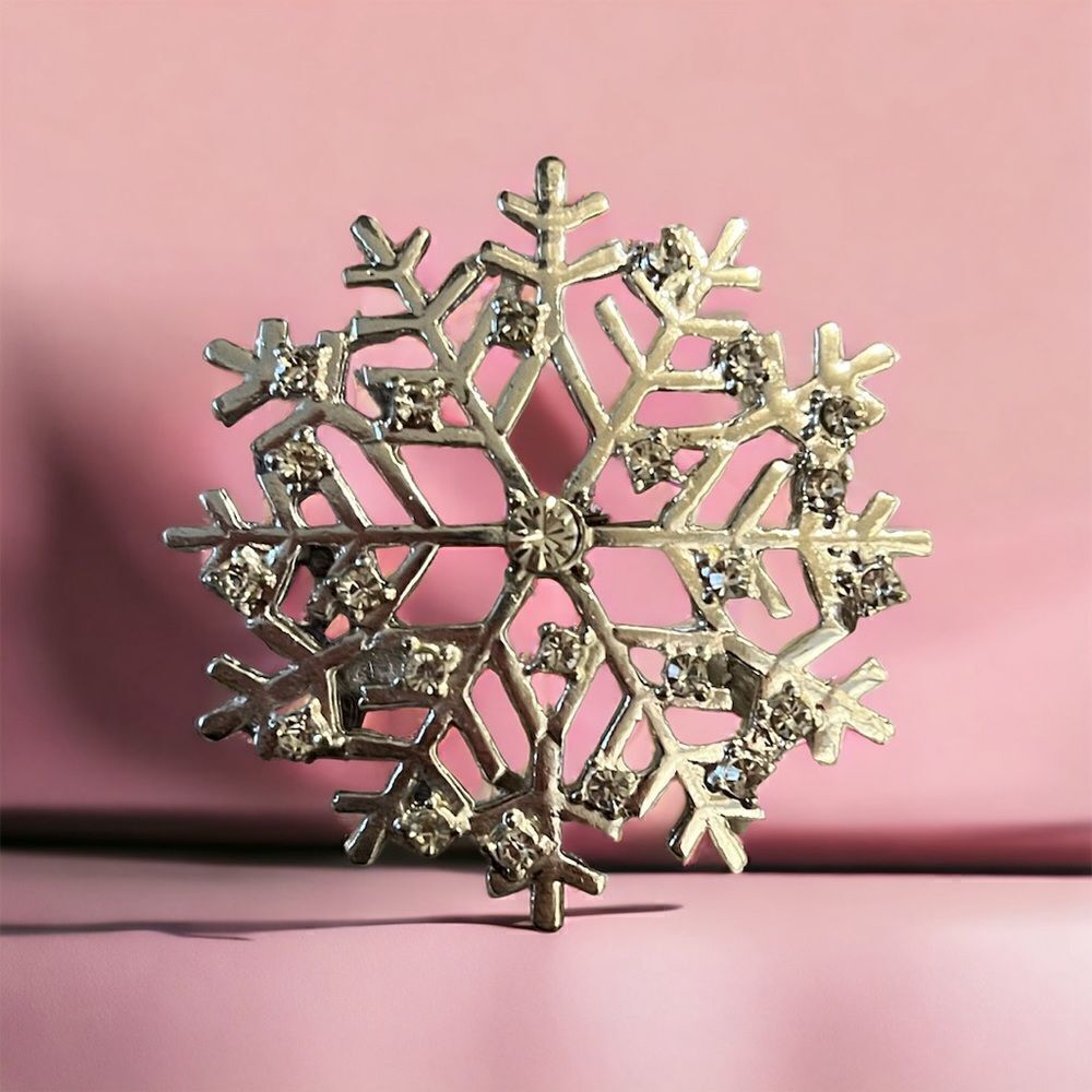 KC Snowflake Brooch / Pin
